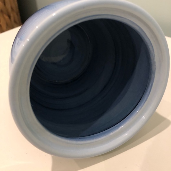 Wamsutta Hand Painted Ceramic Two Toned Brushstrokes Cotton ball/Swans Holder - Picture 4 of 5